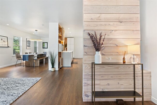 Foto del edificio - 2202 Montclaire St