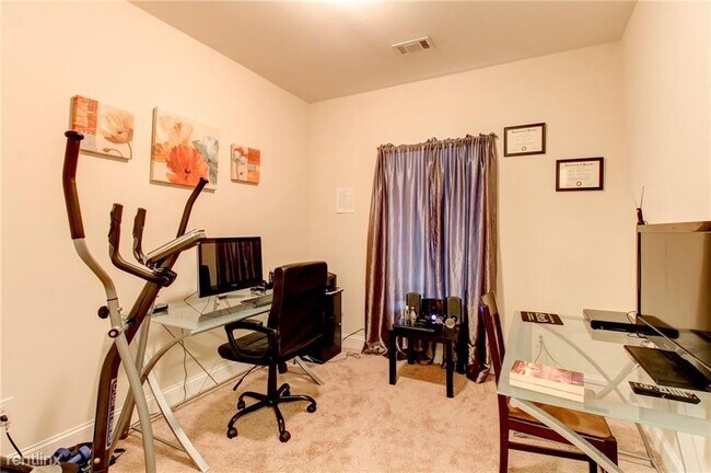 Foto del edificio - 5 br, 3 bath House - 4205 Lindsey Way