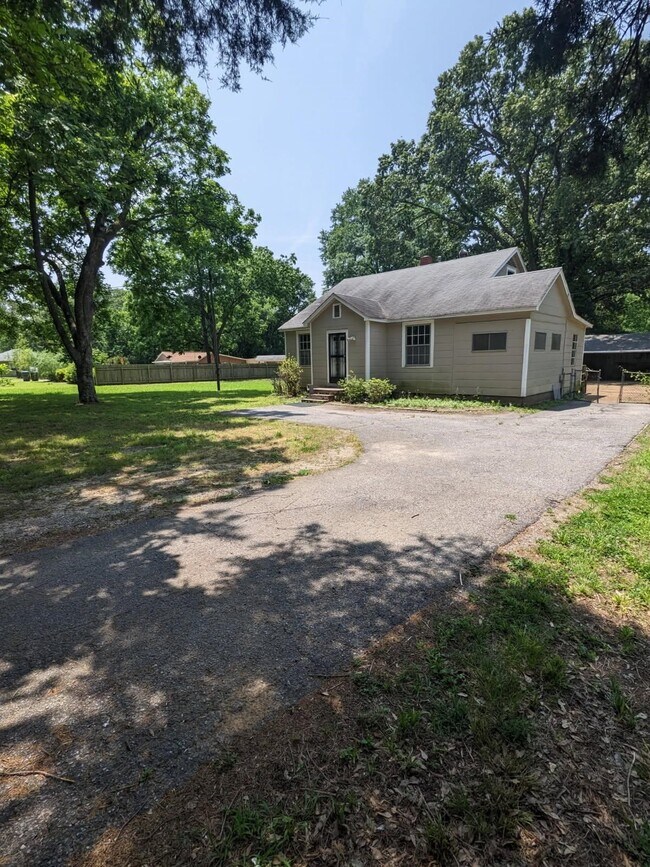 Foto del edificio - 1267 Garden Rd