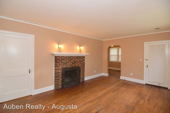 Building Photo - 3 br, 1 bath House - 3027 Wrightsboro Road