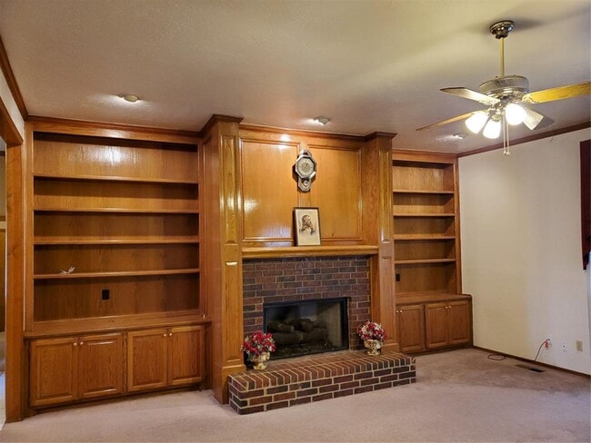 Building Photo - 441 Cactus Rd