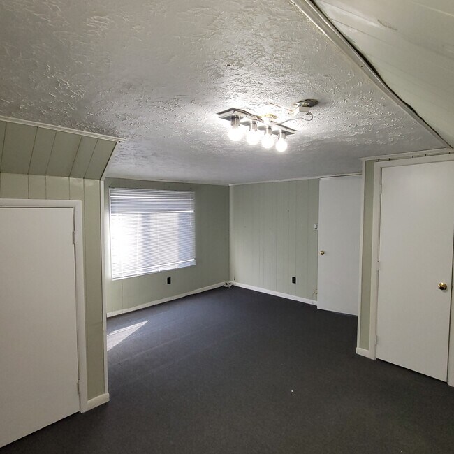 Foto del edificio - 17 Woodland Dr