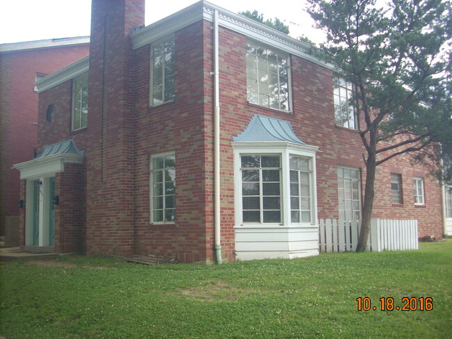 Building Photo - 6438 Oakland Ave