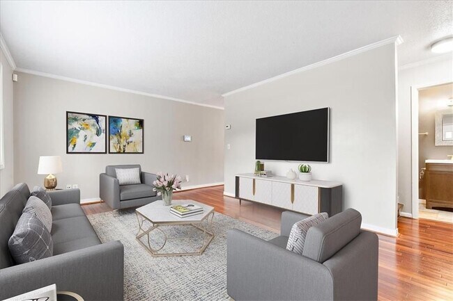 Foto del edificio - 2412 Peachwood Cir NE