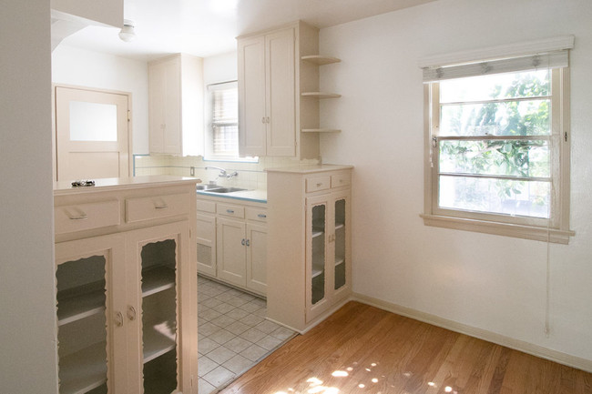 Breakfast nook - 1603 Westholme Ave