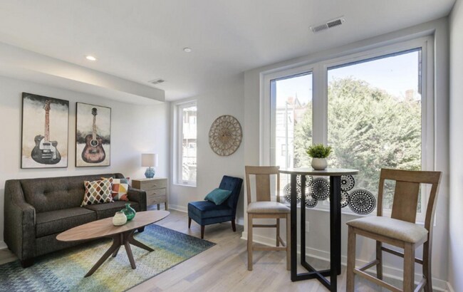 Foto del edificio - Chic One Bedroom Near to Union Market & No...