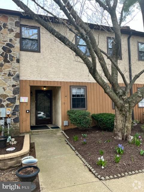 Building Photo - 190 Stirling Ct