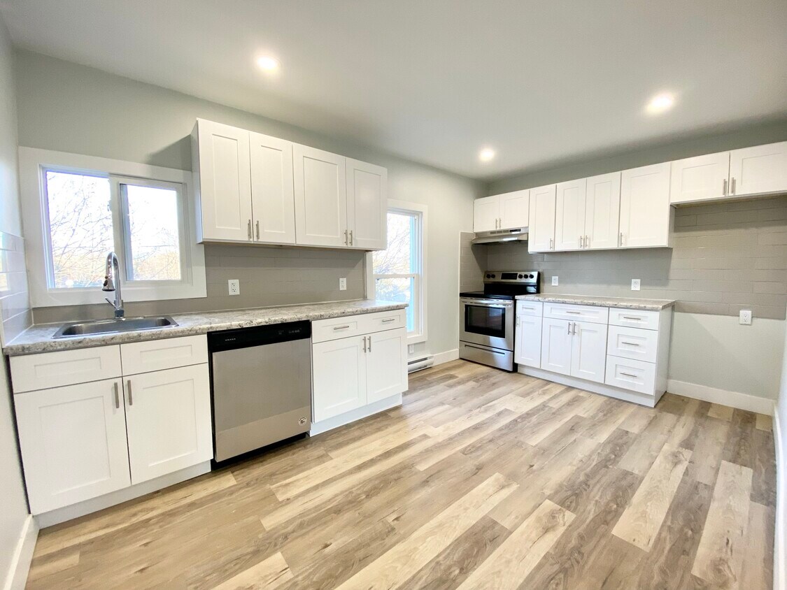 508 Hughes St Unit 3, Dresden, ON N0P 1M0 Apartment for Rent in