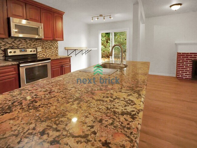 Foto del edificio - A beautiful 4 bed and 2 bathroom house for...