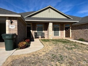 Building Photo - 3933 Carrera Ln