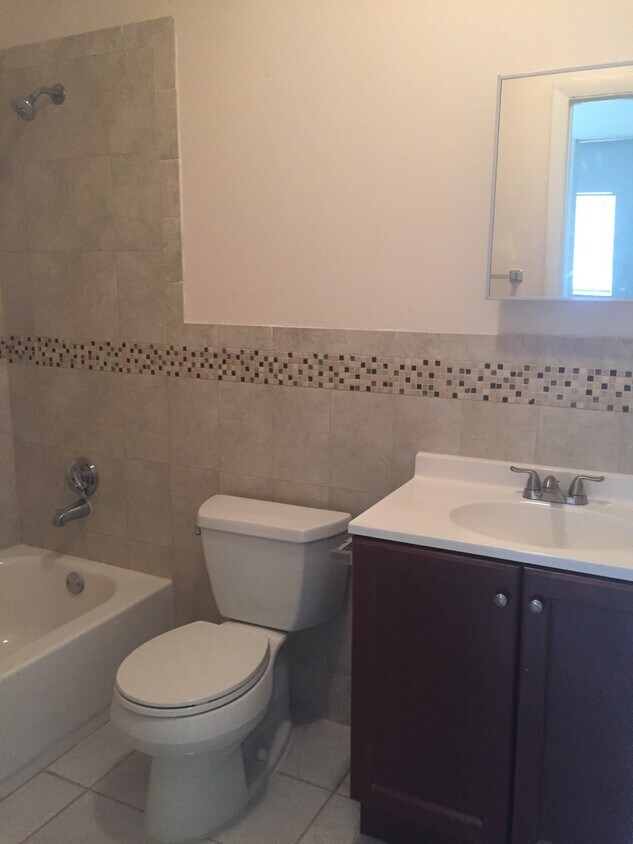 Foto principal - 621 Kathy Ln