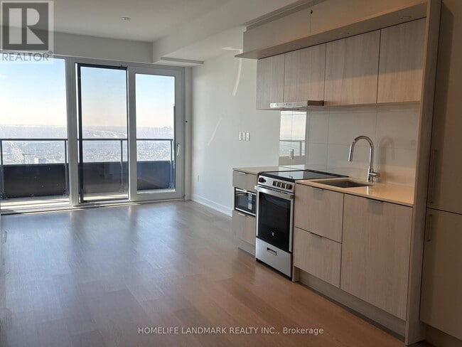 Photo du bâtiment - 448 Burnhamthorpe Rd W