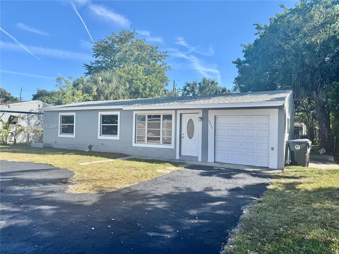 Primary Photo - 6430 SW 15th St