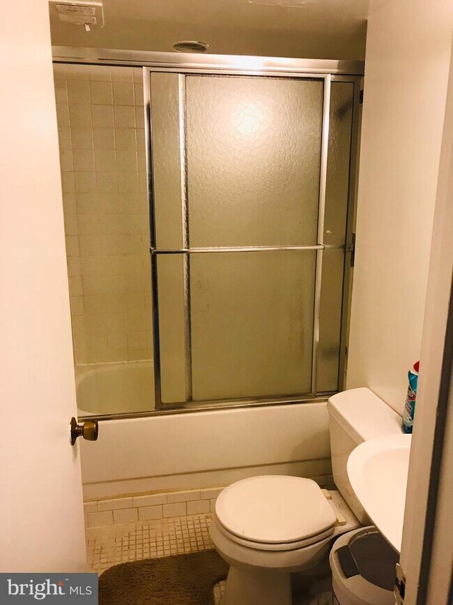 Foto del edificio - 7813 Enola St