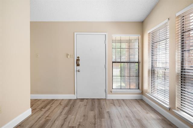 Foto del edificio - 1504 Timber Creek Rd