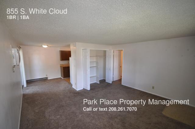 Building Photo - 855 S White Cloud Dr