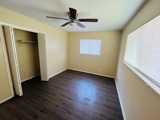 Building Photo - Remodeled 3/2/2 house