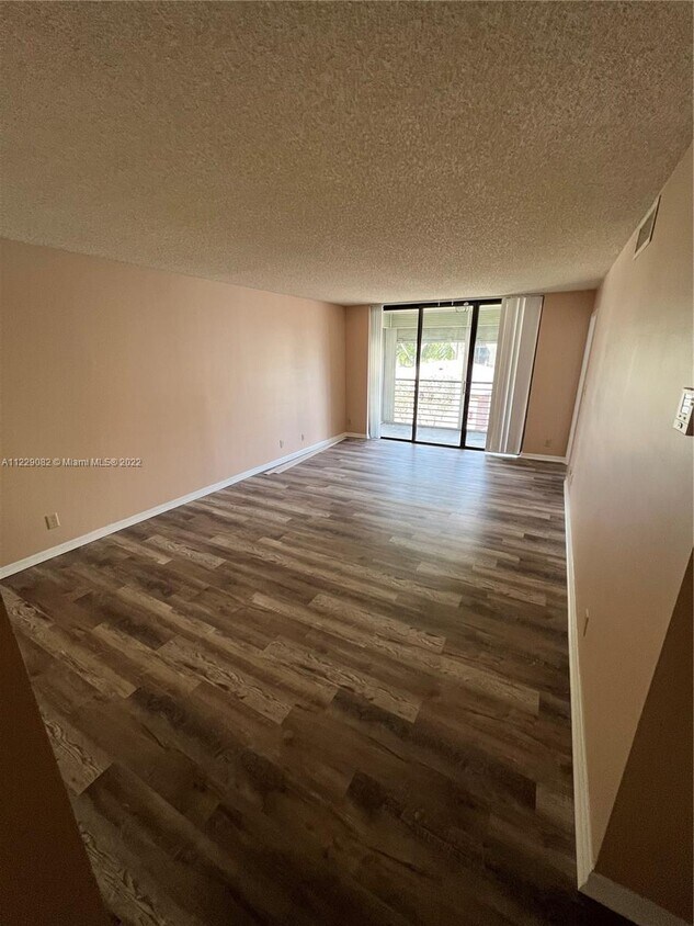 7650 W McNab Rd Unit 204, Tamarac, FL 33321 Condo for Rent in Tamarac