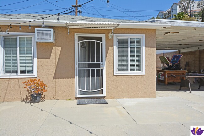 Foto del edificio - 4643 Butterfly Ln