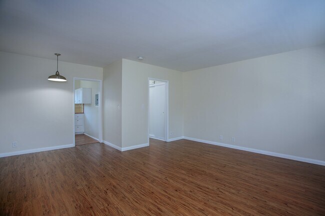 Building Photo - 255 S Madison Ave