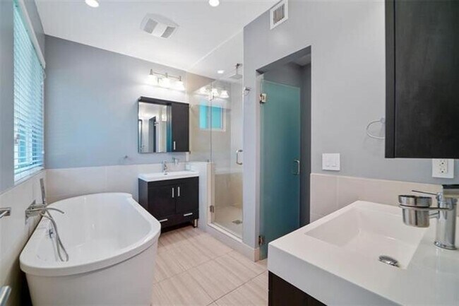 Foto del edificio - 60 SW 18th Terrace
