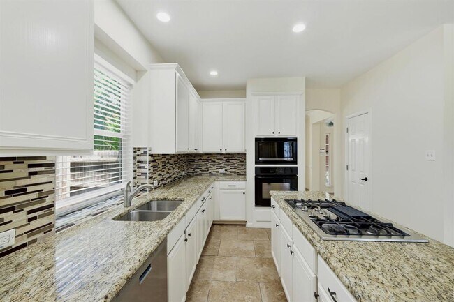 Building Photo - 2033 Creole Dr