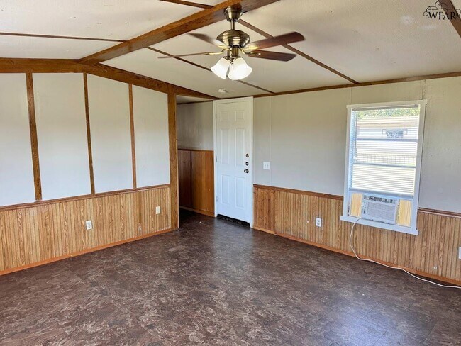 Foto del edificio - 314 W 6th St