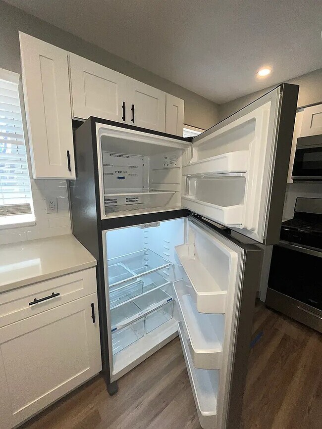 Foto del edificio - 3333 Lawn Ave