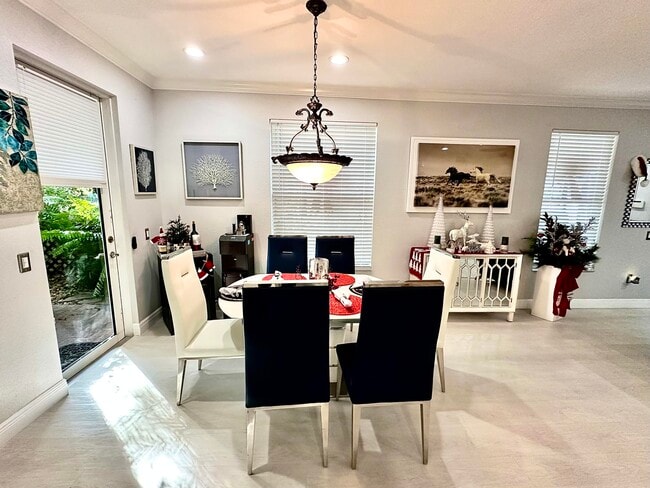 Foto del edificio - 4720 Mimosa Pl