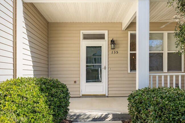 Foto del edificio - Newly Updated Townhome with Minutes Walk t...