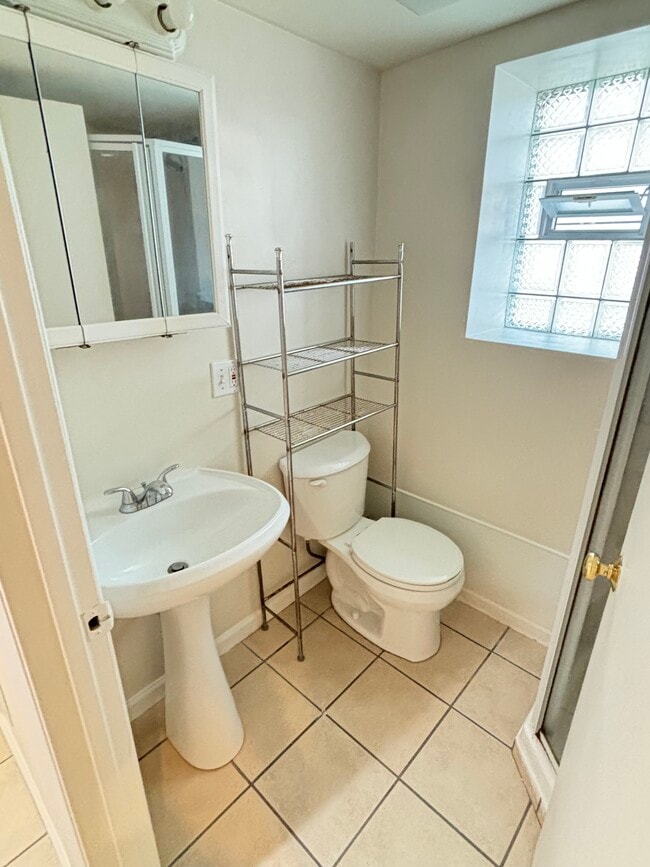 Foto del edificio - 2554 N Monitor Ave