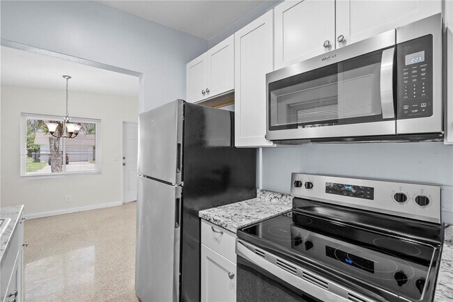 Foto del edificio - 5212 N Indiana Ave
