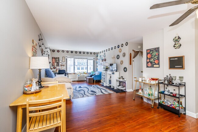 Foto del edificio - 607 W Wrightwood Ave