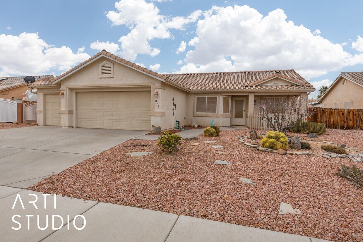 3 Bedroom 2 Bathroom home with a 3car garage House Rental in