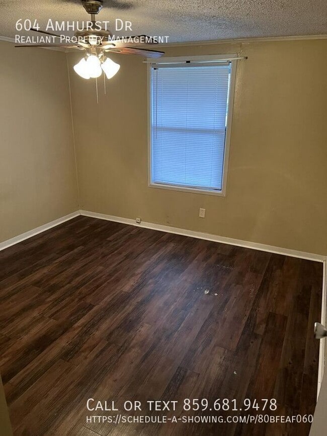Building Photo - 604 Amhurst Dr