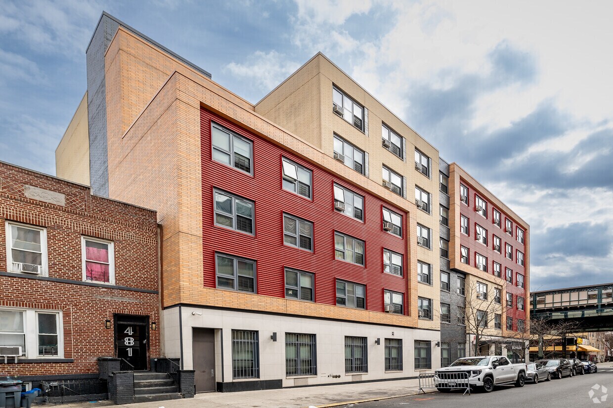 491 Sheffield Avenue - Livonia Commons