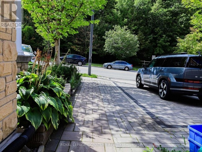 Building Photo - 503 Thornhill Woods Dr