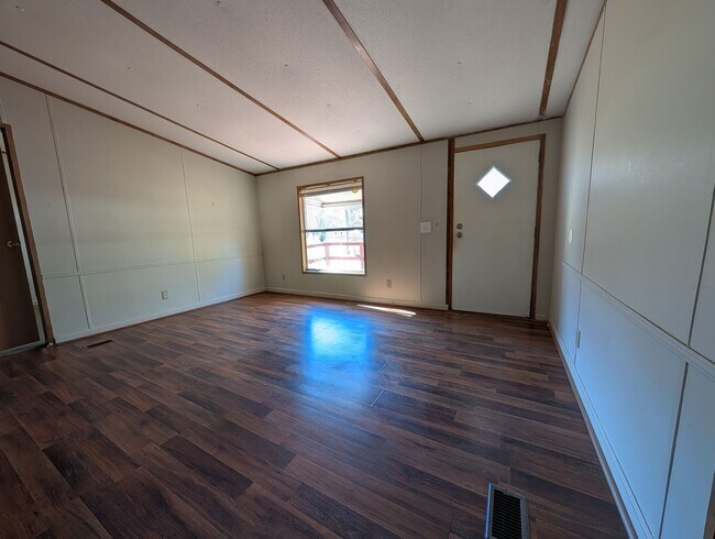 Building Photo - Charming 2 Bed, 2 Bath Home in Sumter, SC!