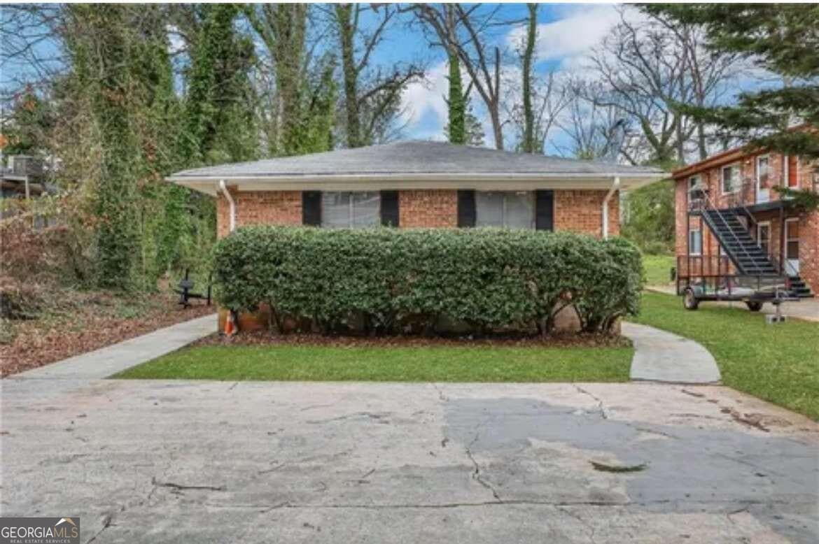 Primary Photo - 1275 E Washington Ave