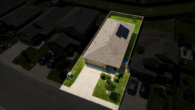 Foto del edificio - MOVE-IN READY | SOLAR PANELS | GREENBELT | COMMUNITY POOL & SPLASH PAD