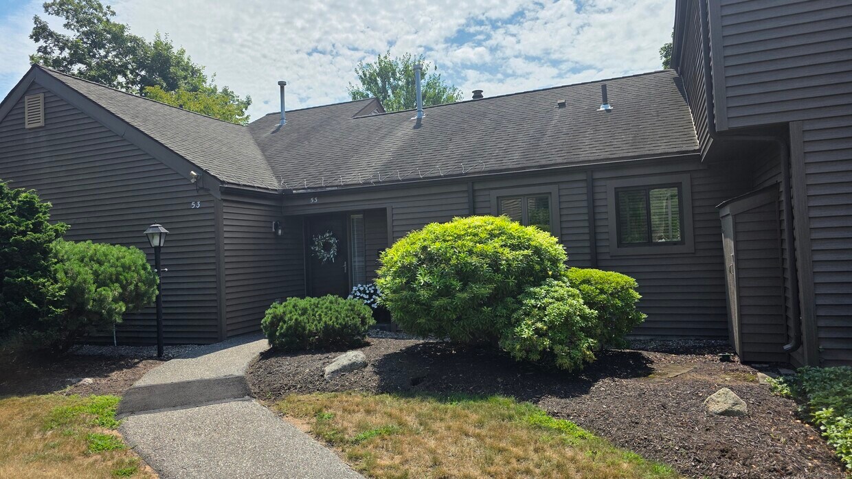 Primary Photo - 53 Hollister Way N
