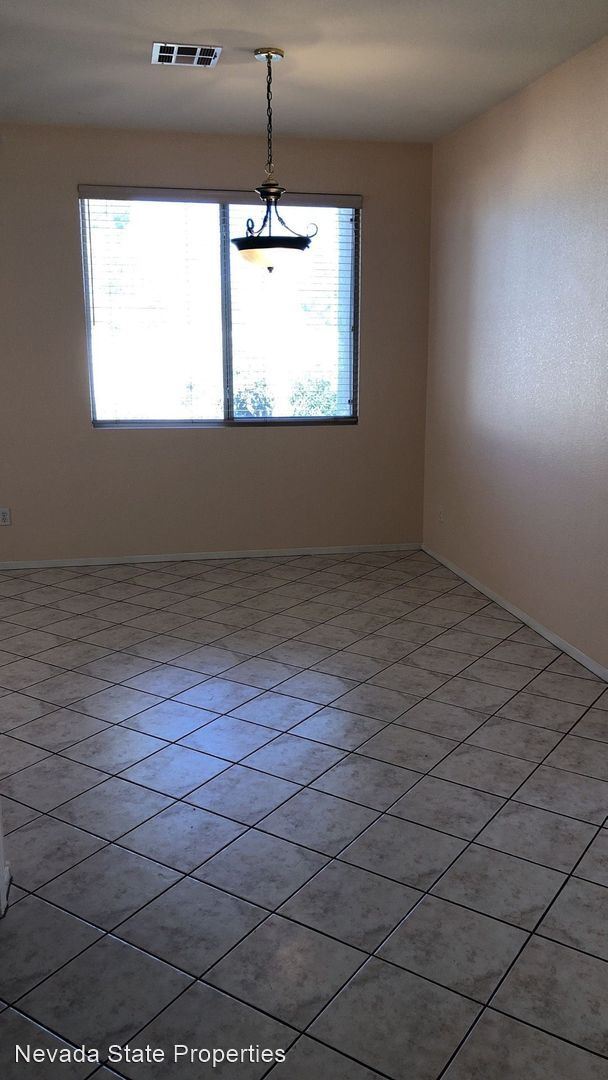 Building Photo - 4 br, 3 bath House - 1120 Kabuki Avenue