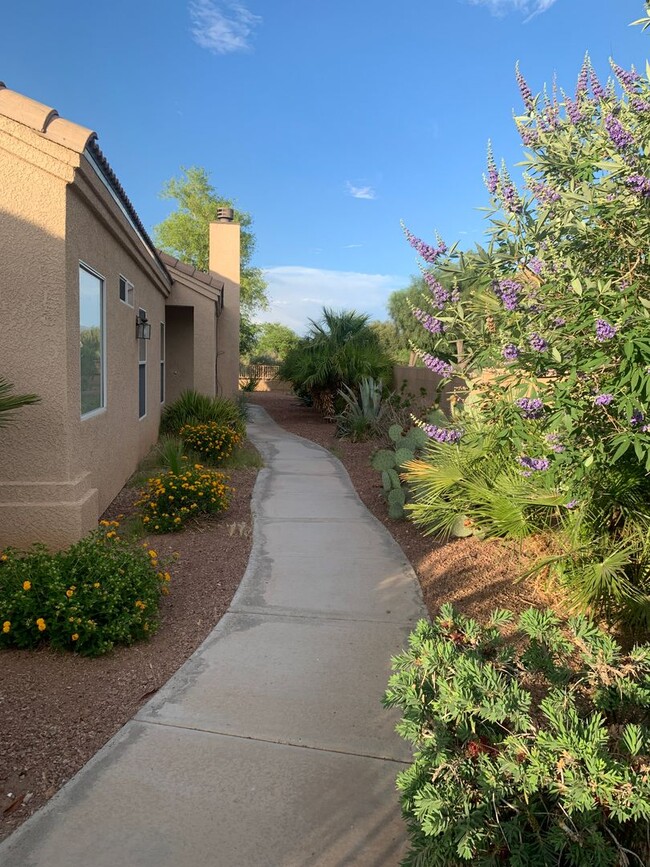 Building Photo - Active Adult Gated Golf Community