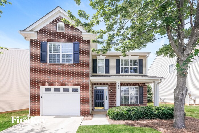 Foto principal - 8929 Holland Park Ln