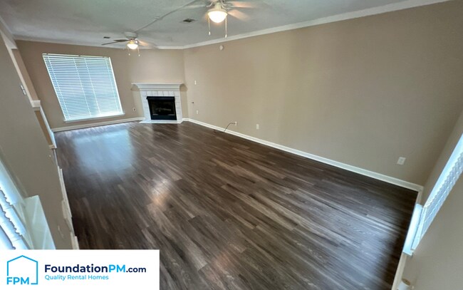 Building Photo - 7472 Creekside Dr