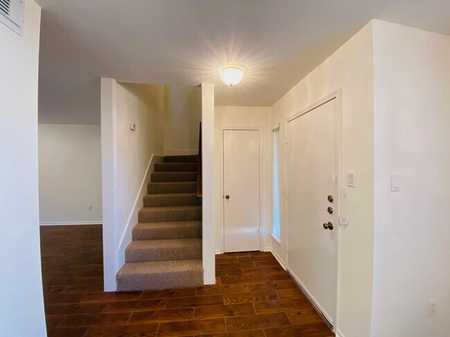Foto del edificio - 30 River Creek Way