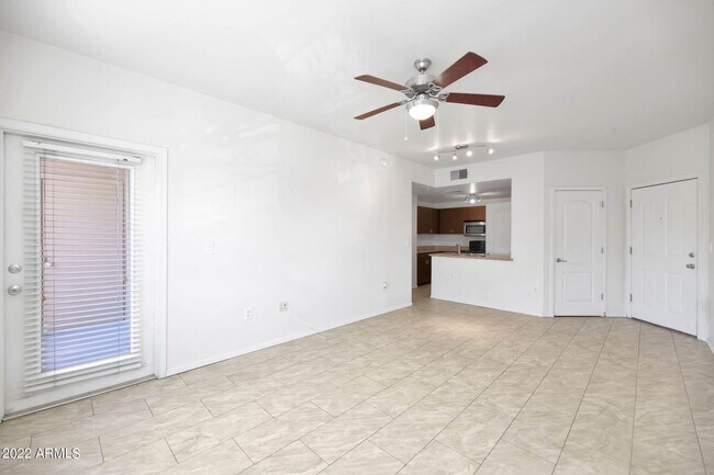 Foto del edificio - 5302 E Van Buren St