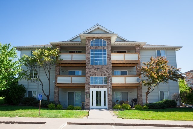 Building Photo - $1,125 | 2 Bedroom, 1 Bathroom Condo | Pet...