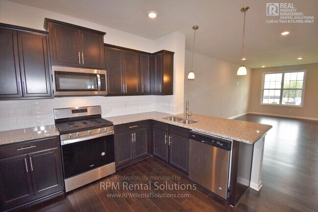 Building Photo - * PENDING** Gorgeous, luxury 4BR/3BA Smyrn...
