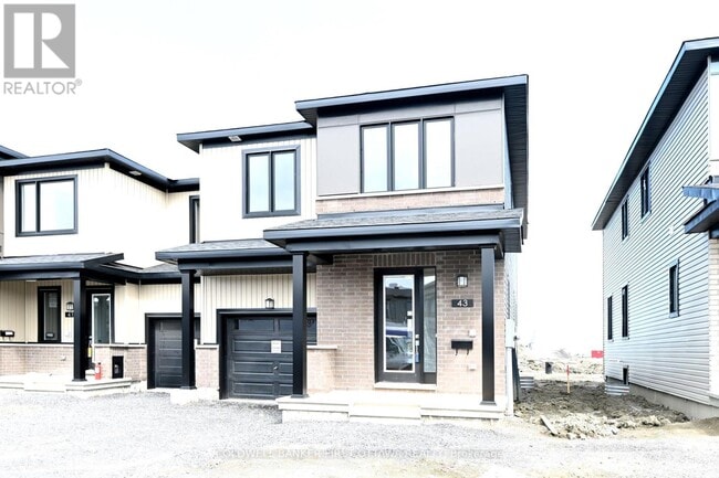 Building Photo - 43 Chemin de Jargeau Rd